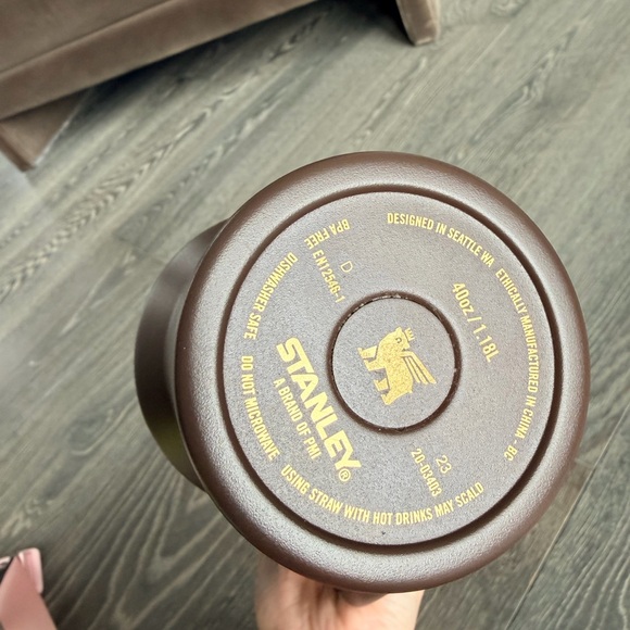 Stanley Quencher H2.0 FlowState 40 oz Tumbler in Chocolate Gold - Picture 7 of 8